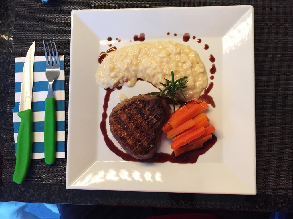 格伦兴机场酒店 外观 照片